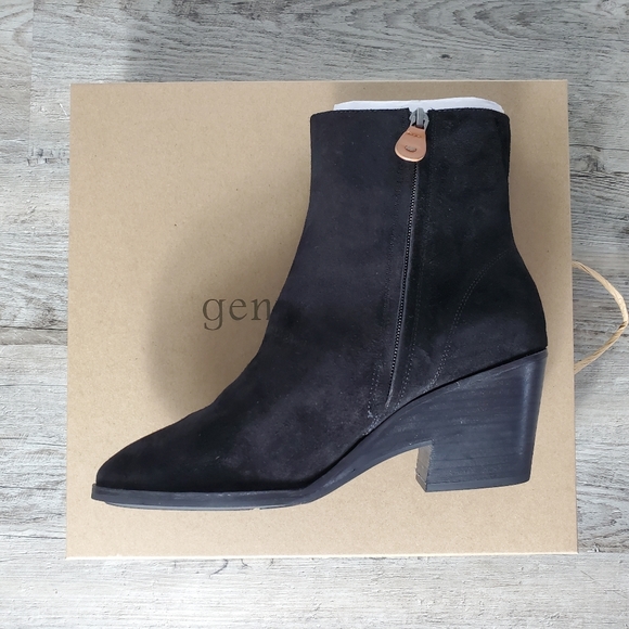 Kenneth Cole Blaise Black Leather Block Heel Boot - Picture 9 of 12